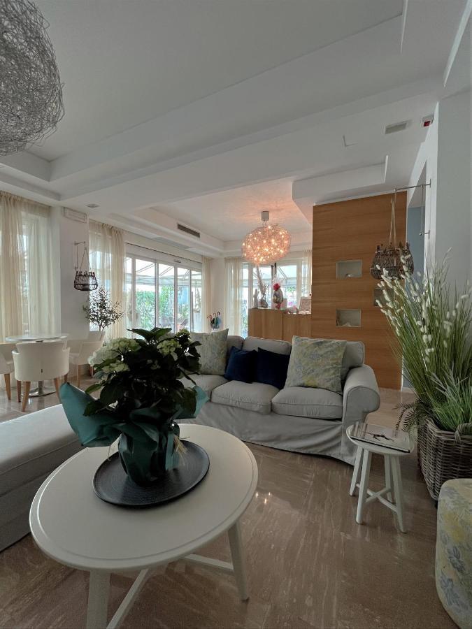 Hotel Mon Pays Riccione Exterior foto